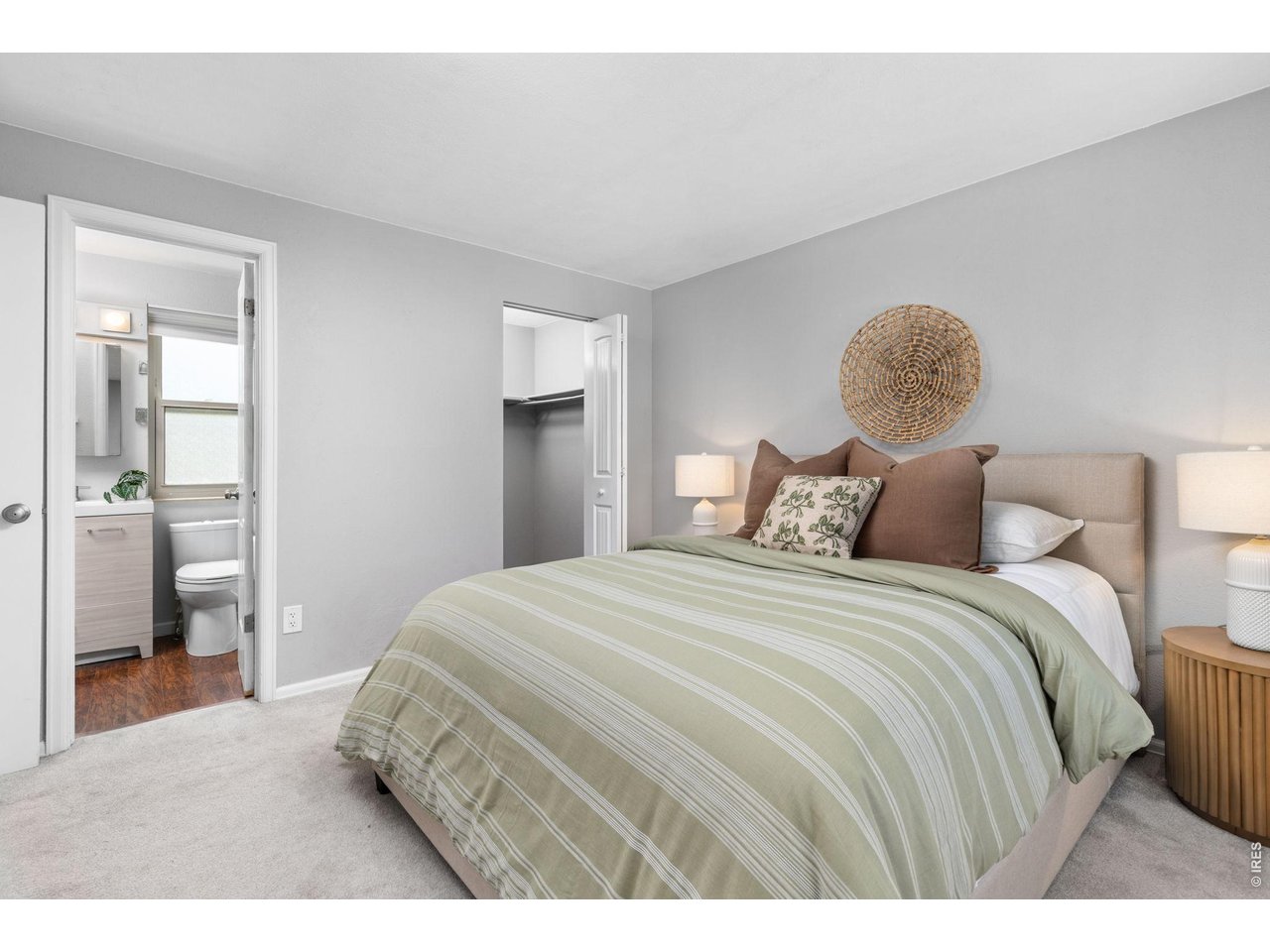 455 W Sycamore Ct
