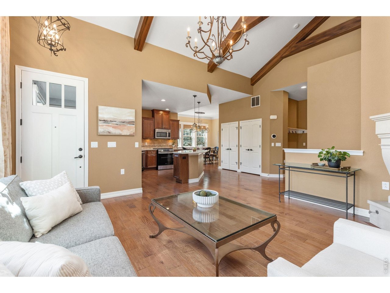 1806 Jules Ln