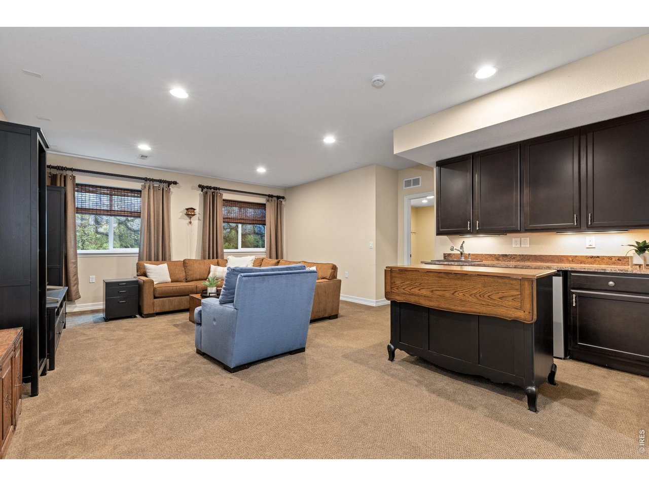 1806 Jules Ln