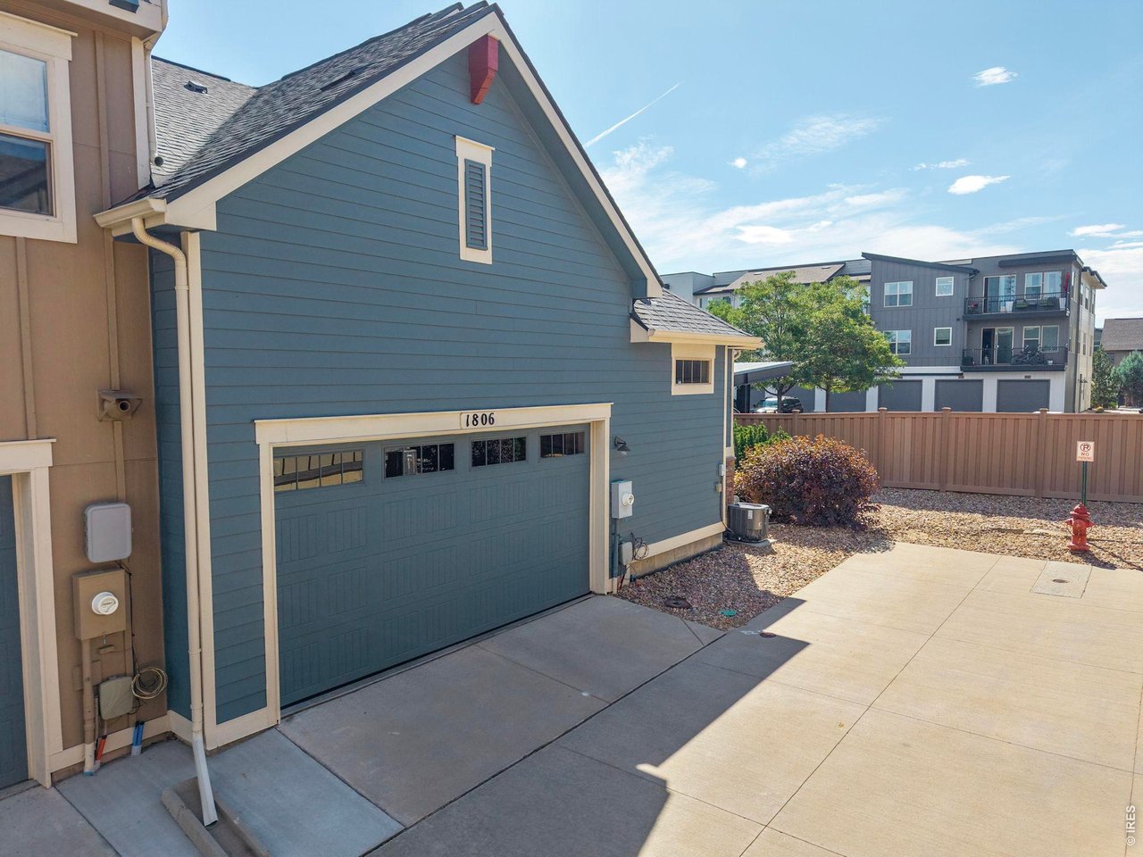 1806 Jules Ln