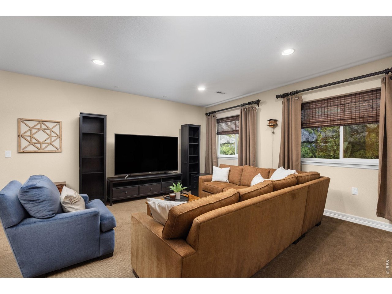 1806 Jules Ln