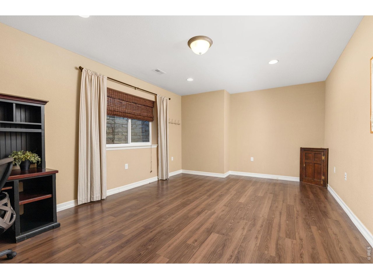1806 Jules Ln