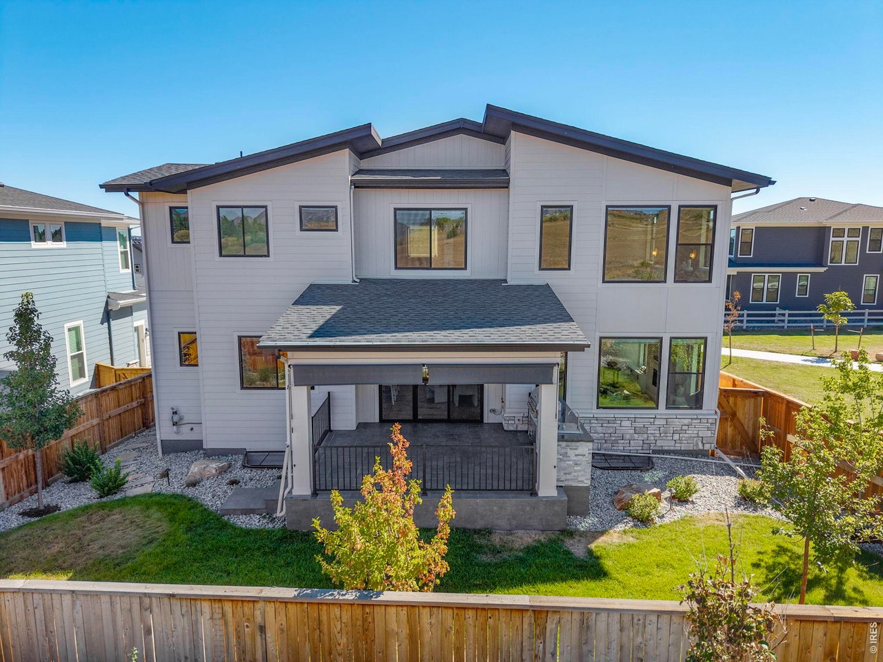 592 Central Park Cir