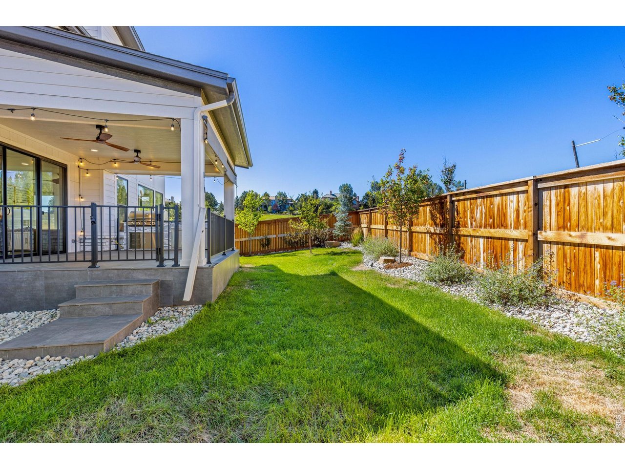 592 Central Park Cir