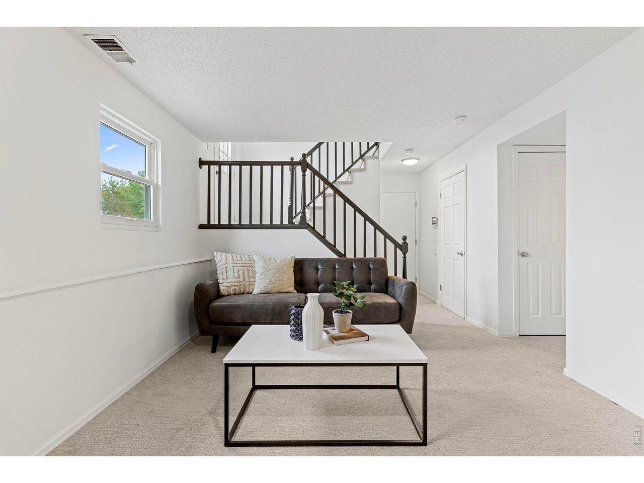 205 W Cornwall Ct