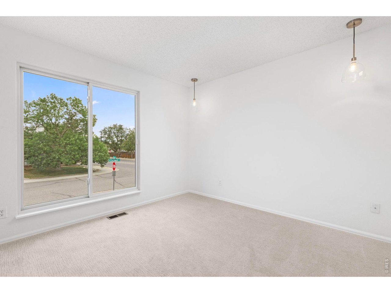 205 W Cornwall Ct