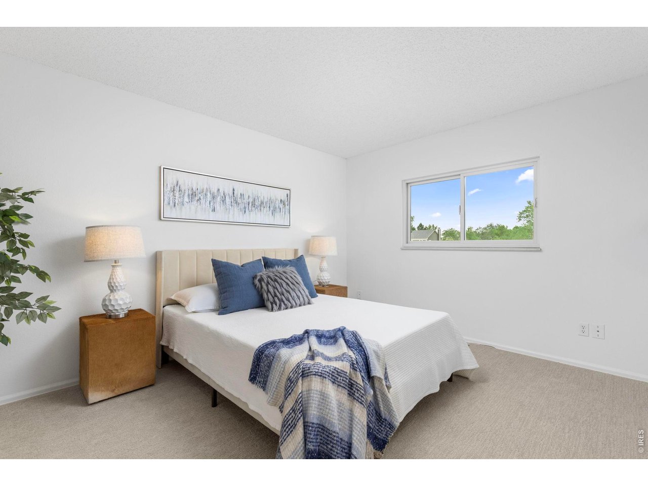 205 W Cornwall Ct