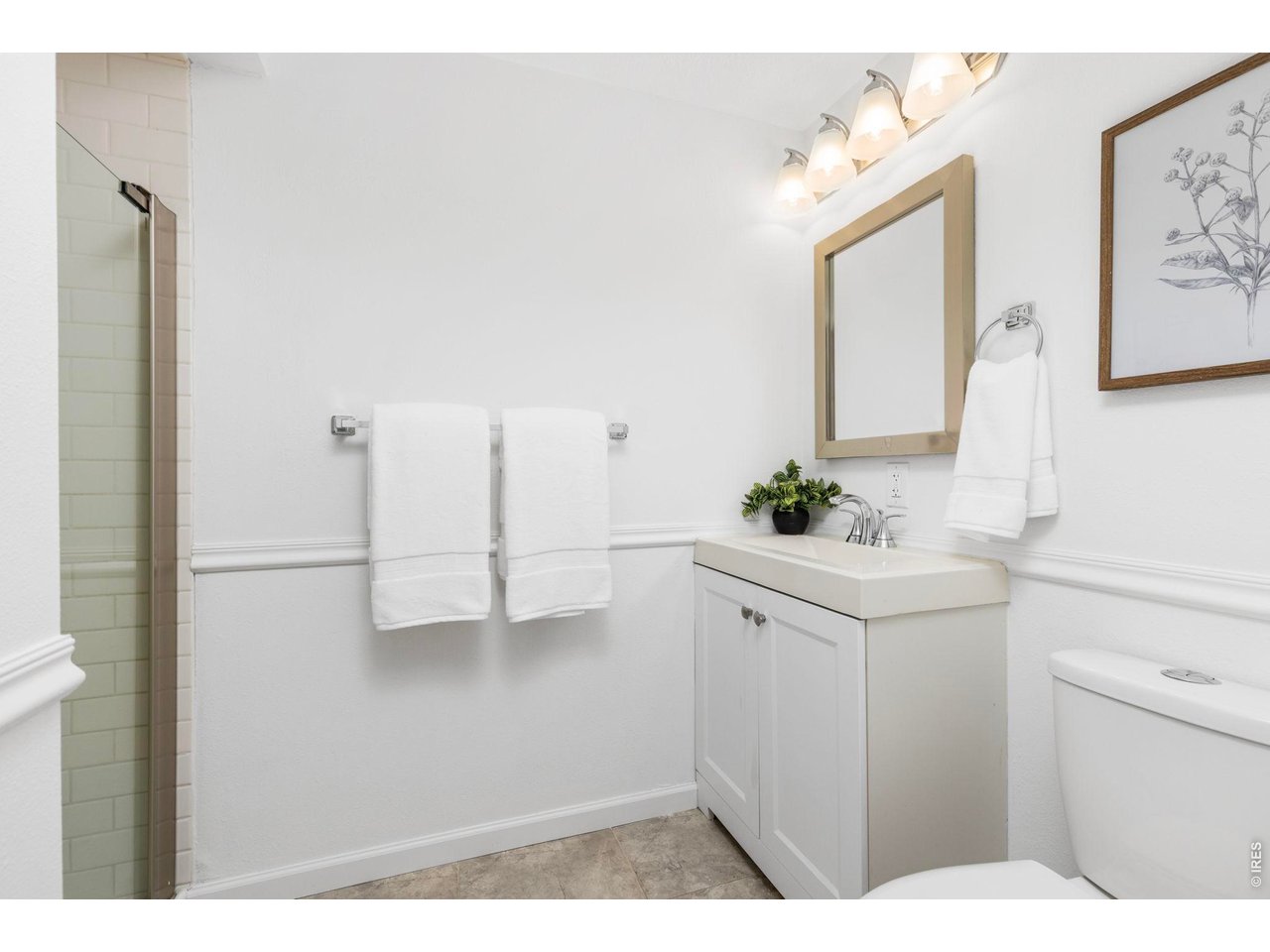205 W Cornwall Ct