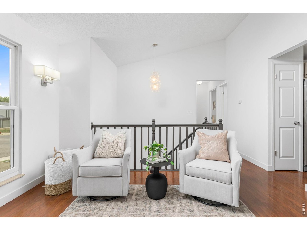 205 W Cornwall Ct