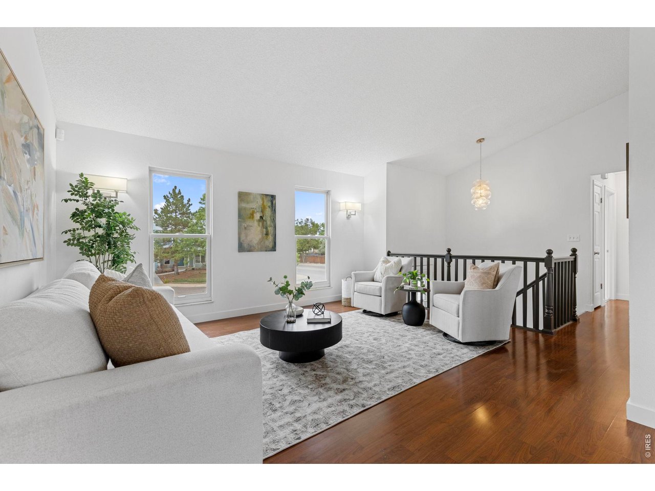 205 W Cornwall Ct