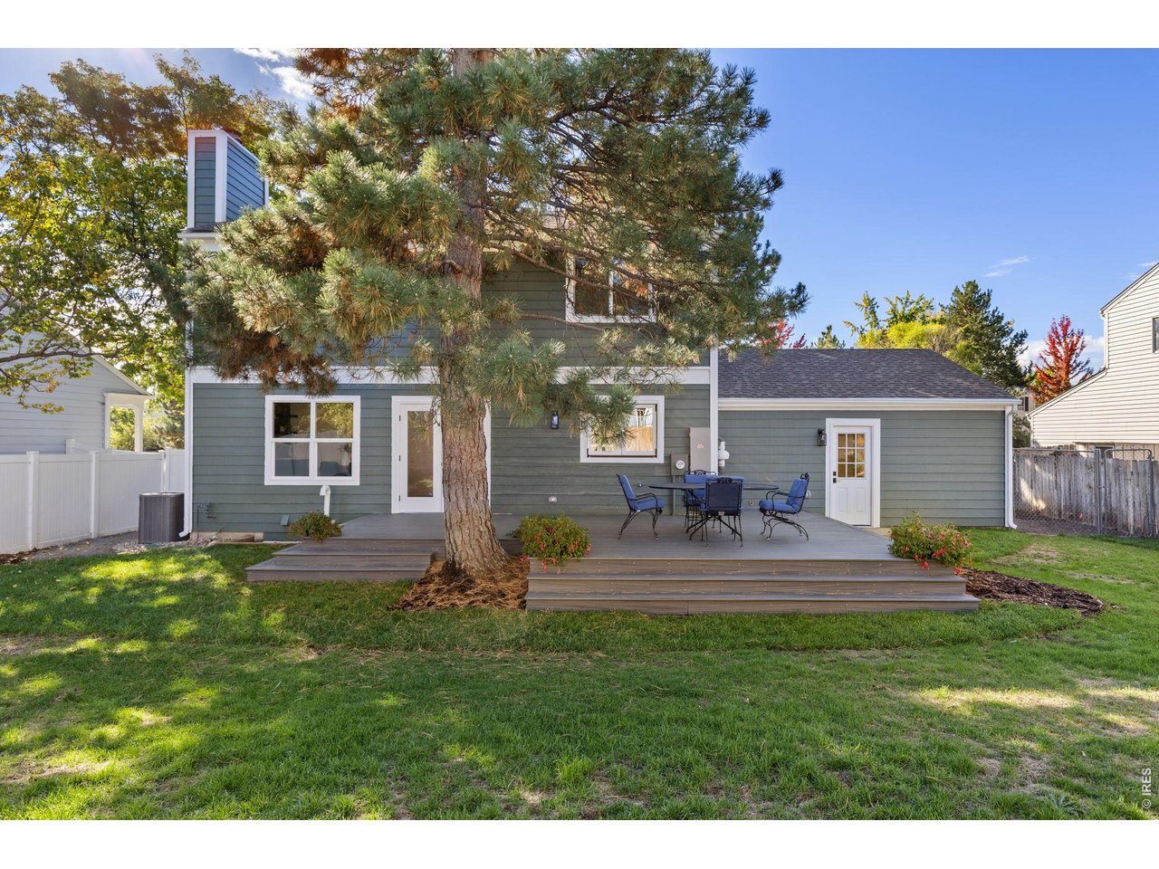 665 W Juniper Ct