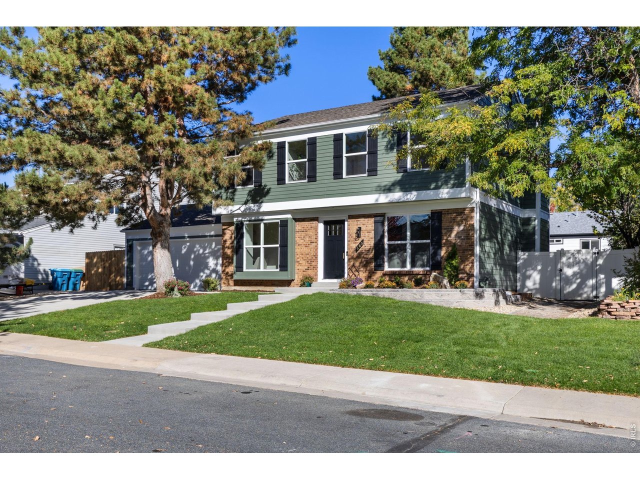 665 W Juniper Ct