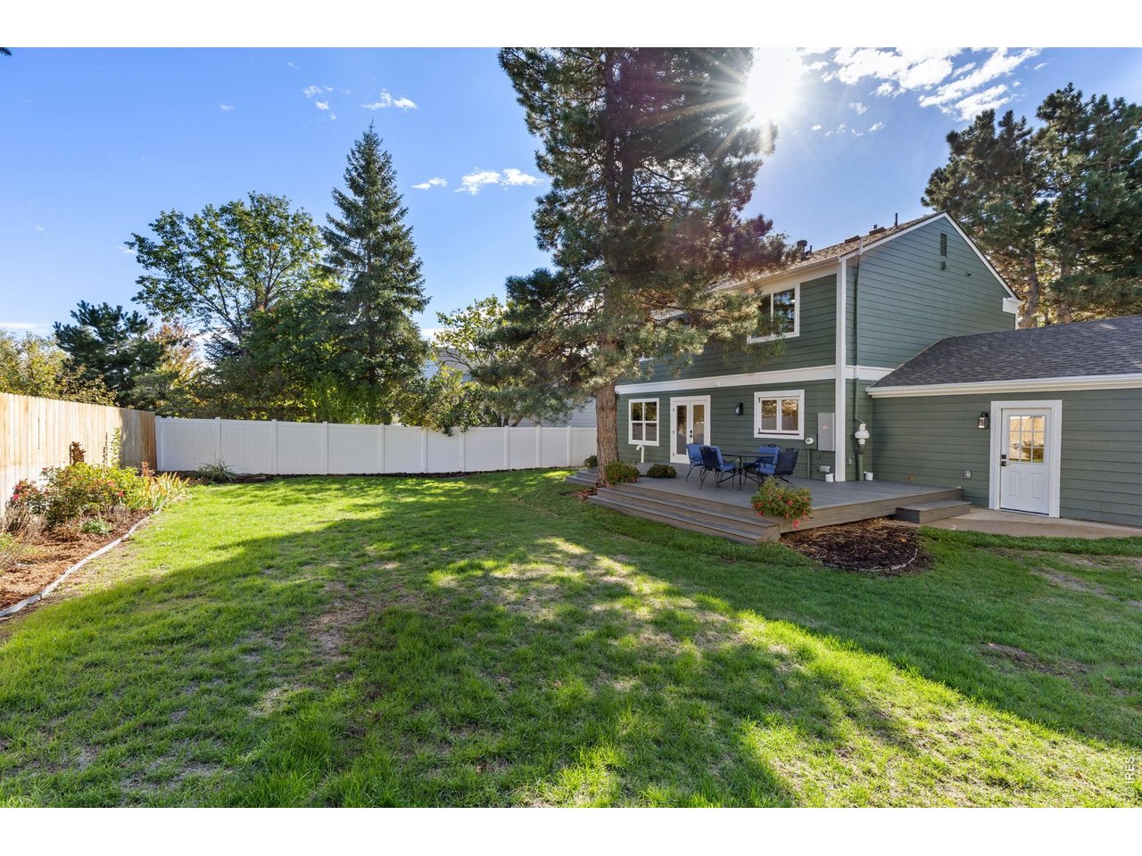 665 W Juniper Ct