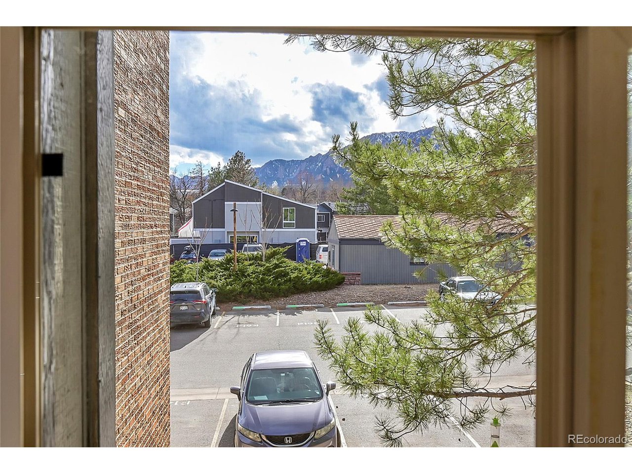 850 W Moorhead Cir 1E