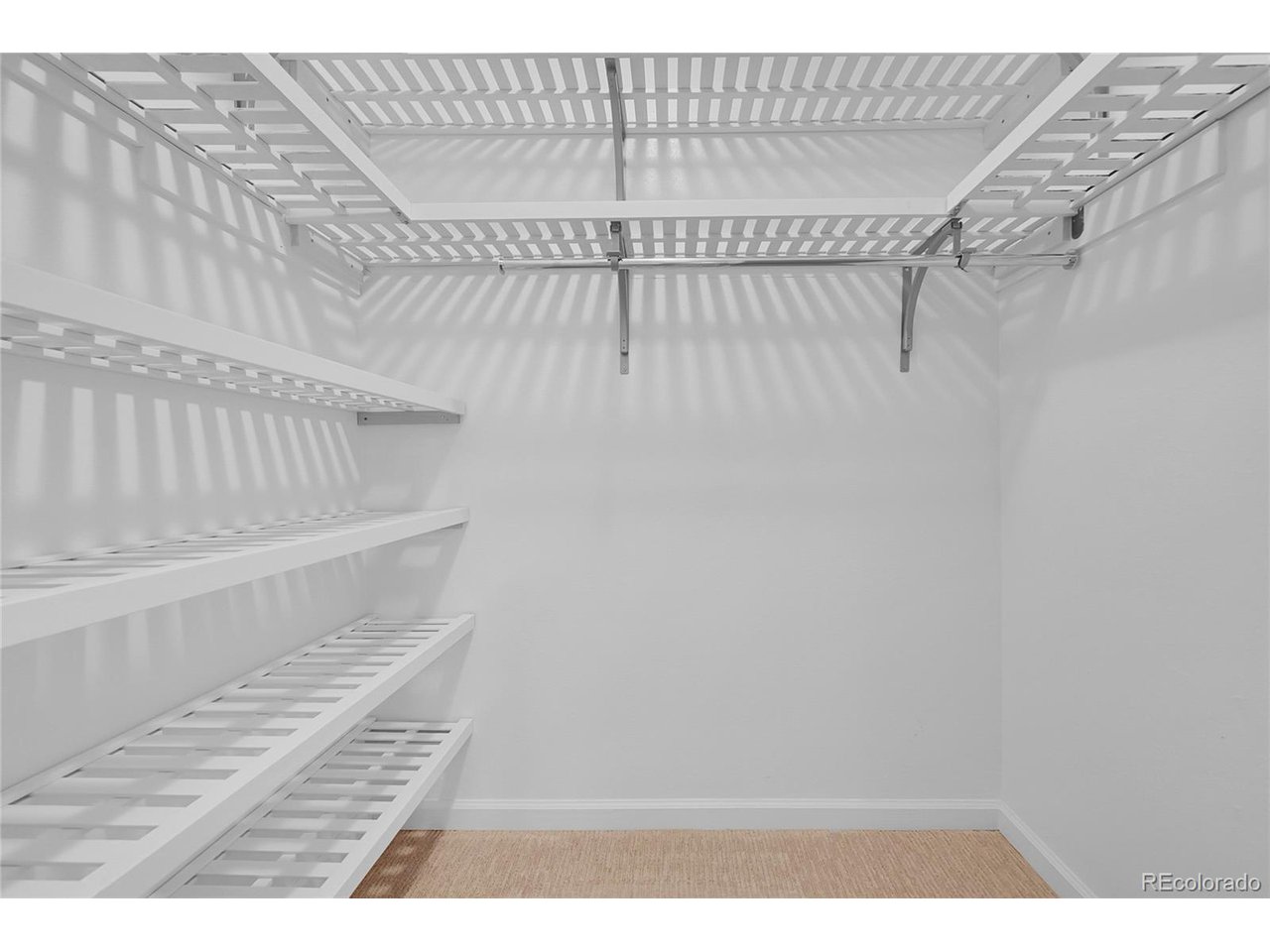 850 W Moorhead Cir 1E