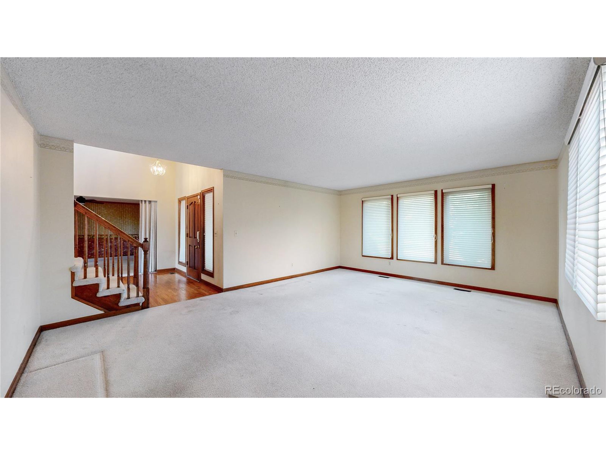 2365 Country Club Loop