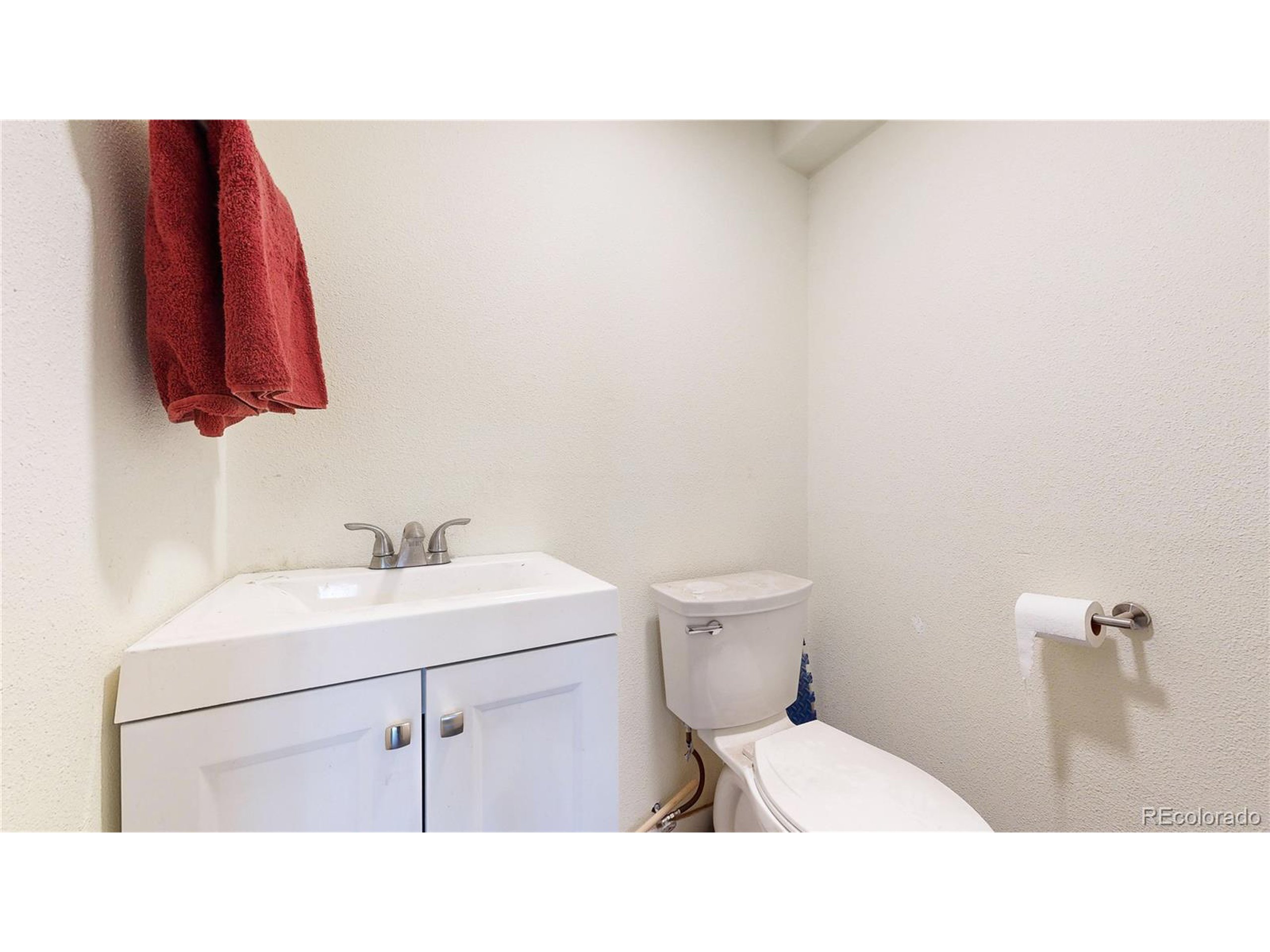 2365 Country Club Loop