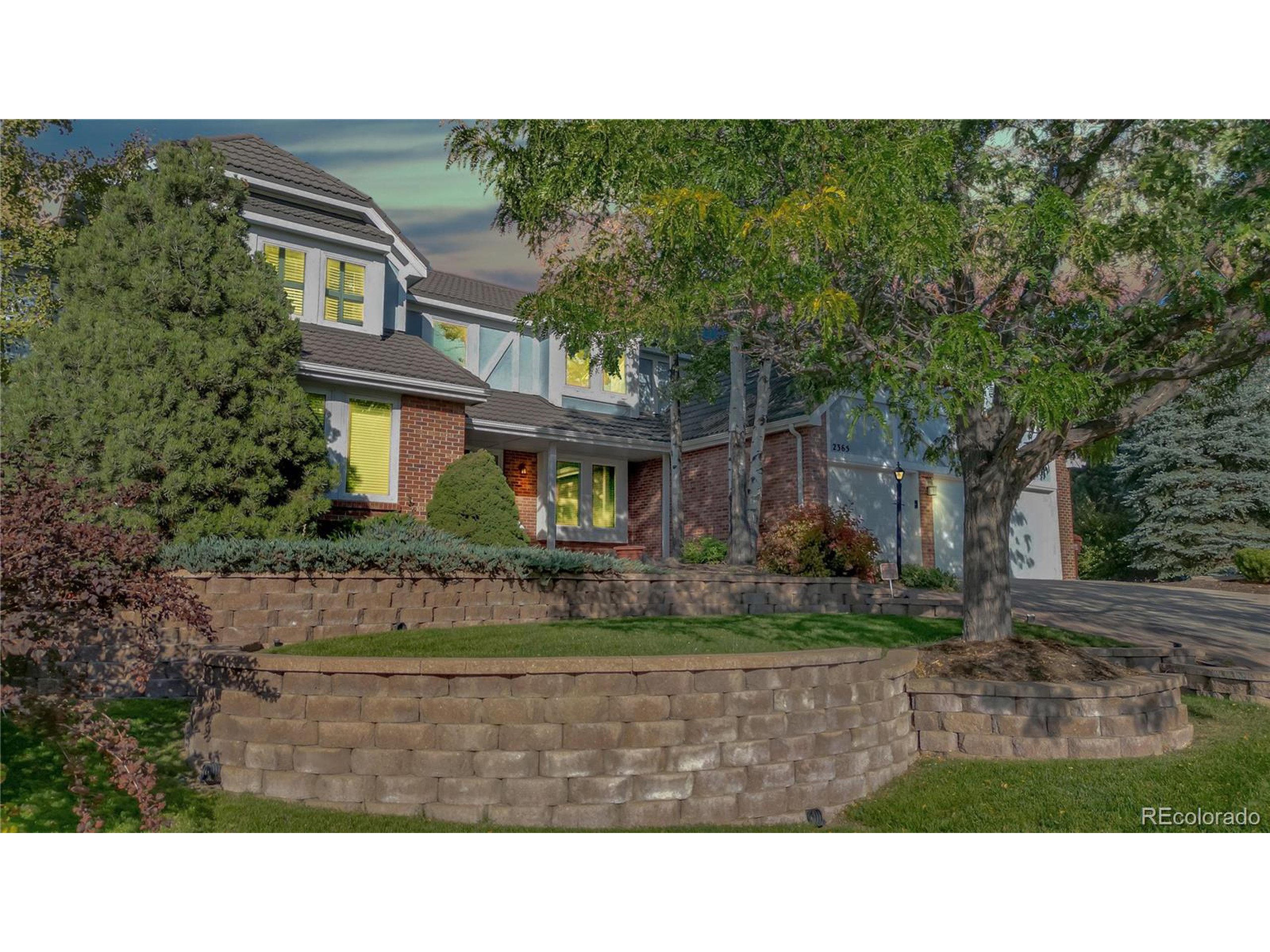 2365 Country Club Loop