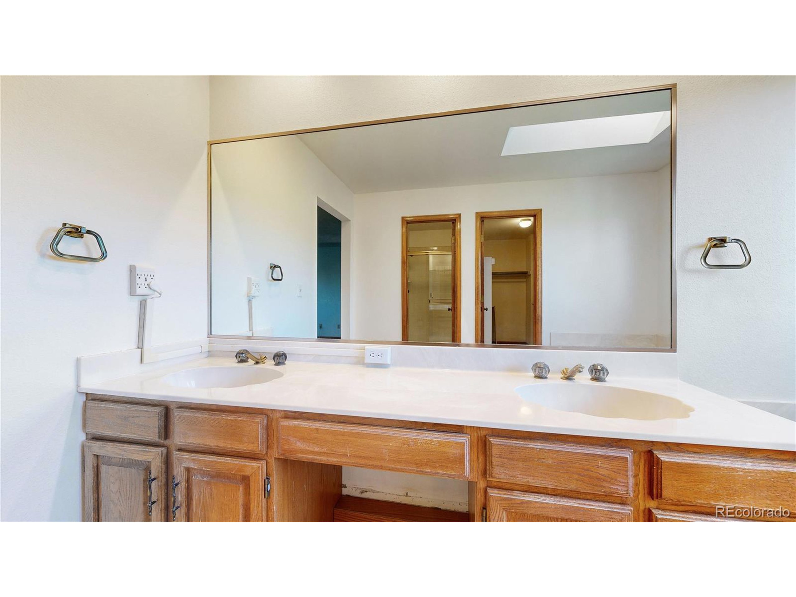 2365 Country Club Loop