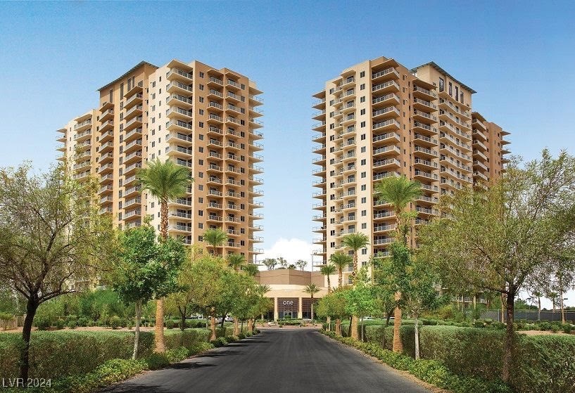 8255 LAS VEGAS Boulevard 1318