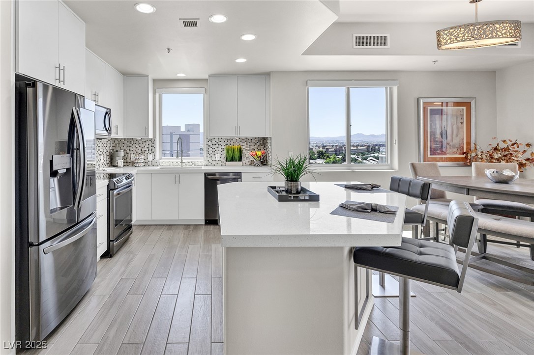 8255 Las Vegas Boulevard 921