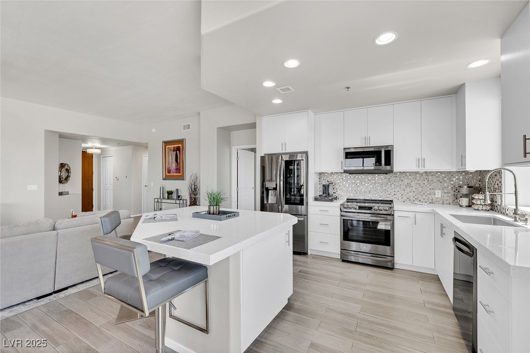 8255 Las Vegas Boulevard 921