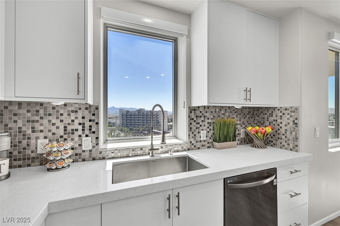 8255 Las Vegas Boulevard 921