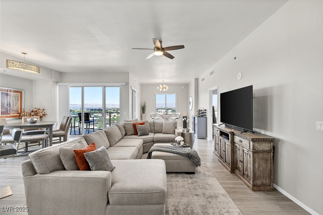 8255 Las Vegas Boulevard 921
