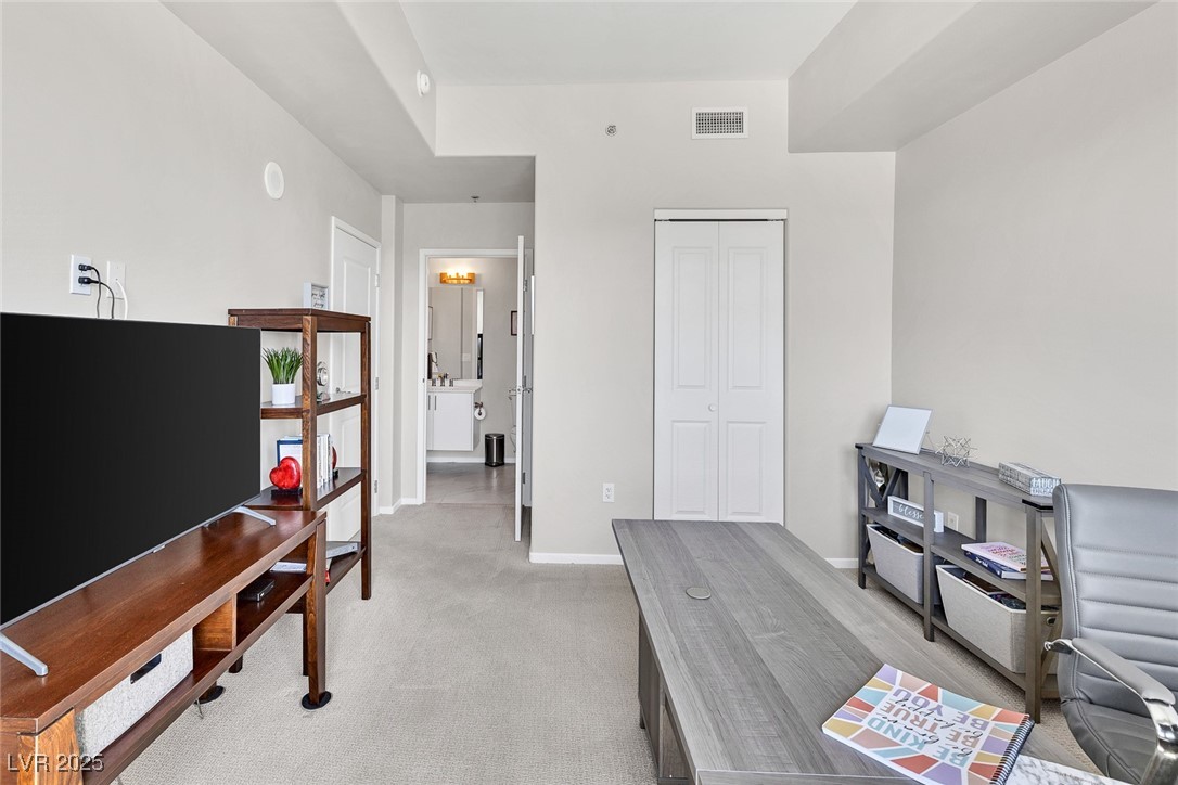 8255 Las Vegas Boulevard 921