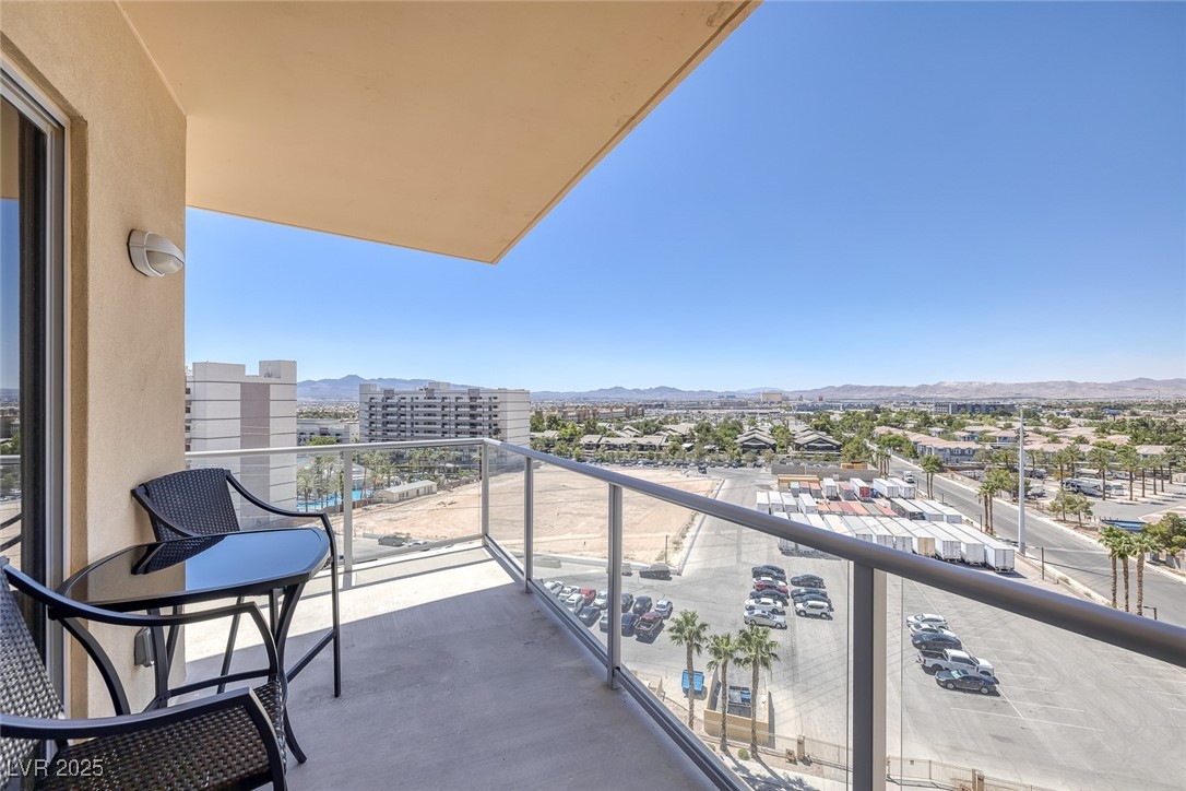 8255 Las Vegas Boulevard 921