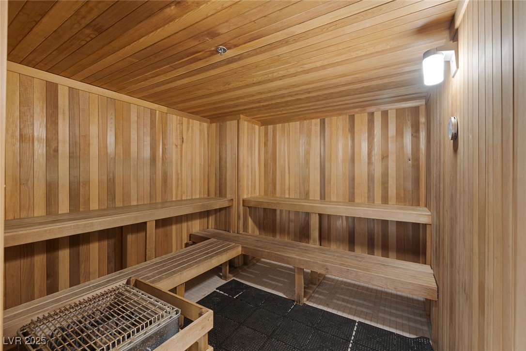 8255 Las Vegas Boulevard 1318