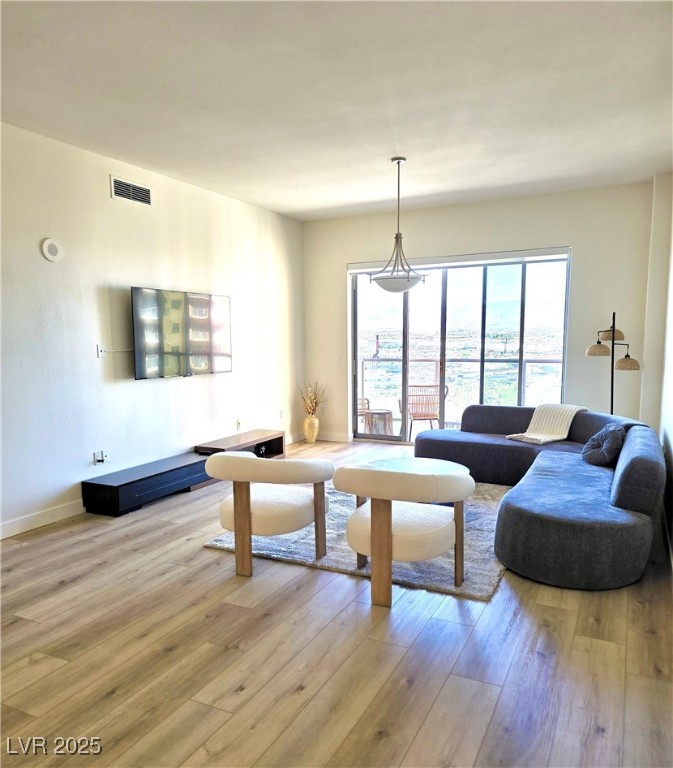 8255 Las Vegas Boulevard 1318