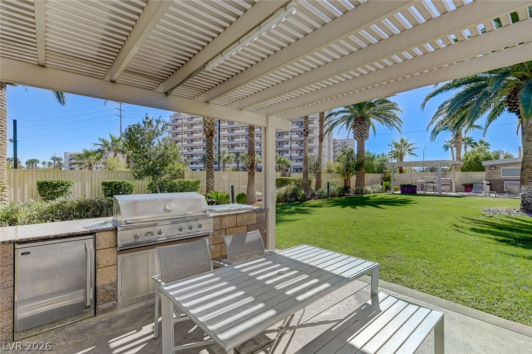 8255 Las Vegas Boulevard 321