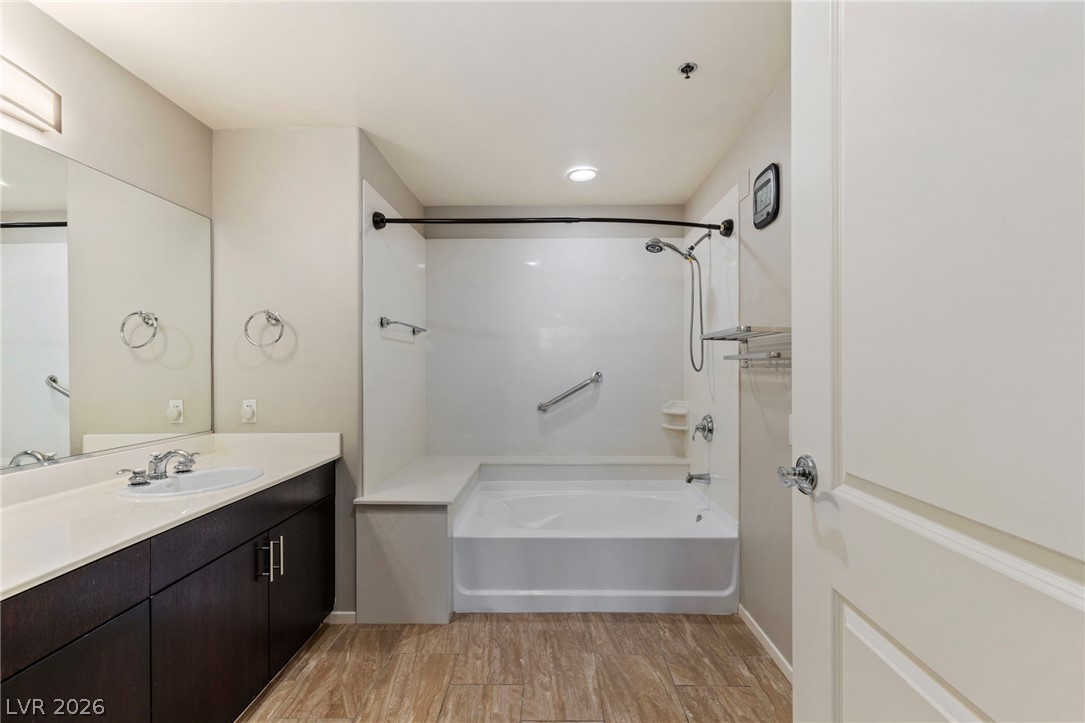 8255 Las Vegas Boulevard 321