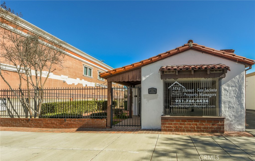 142 S Harvard Street