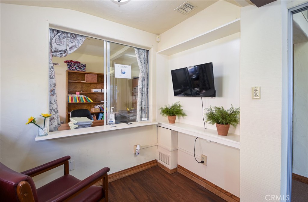 142 S Harvard Street