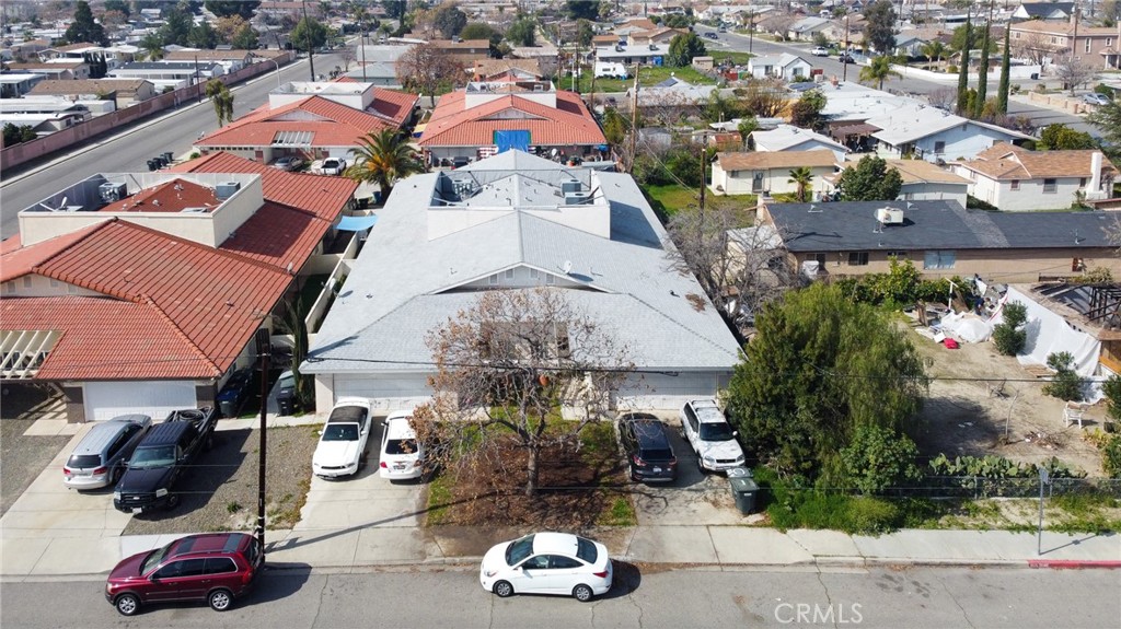 564 S Mistletoe Avenue