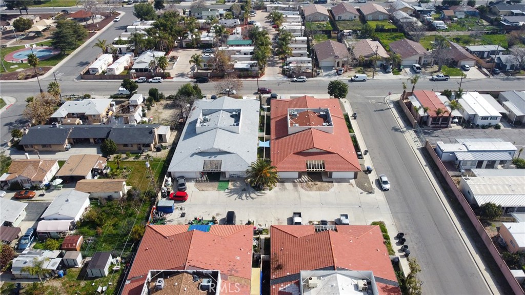 564 S Mistletoe Avenue