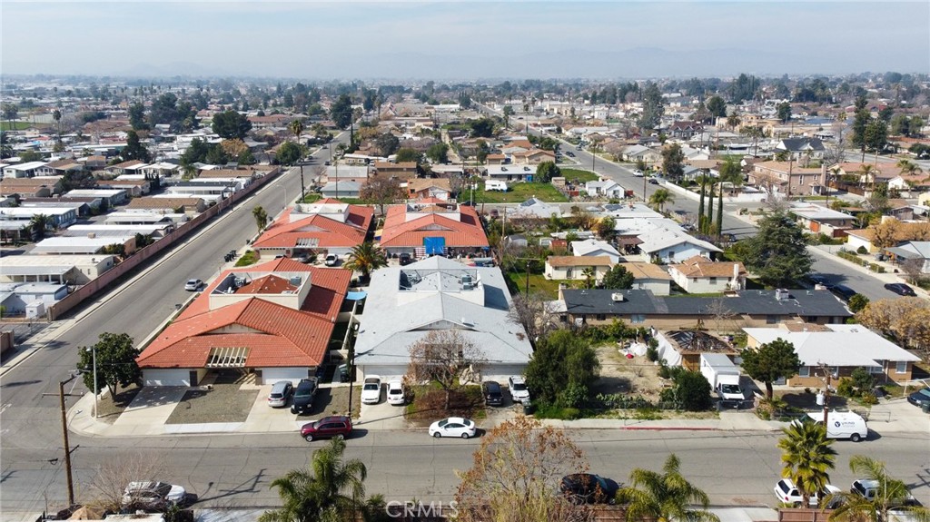 564 S Mistletoe Avenue