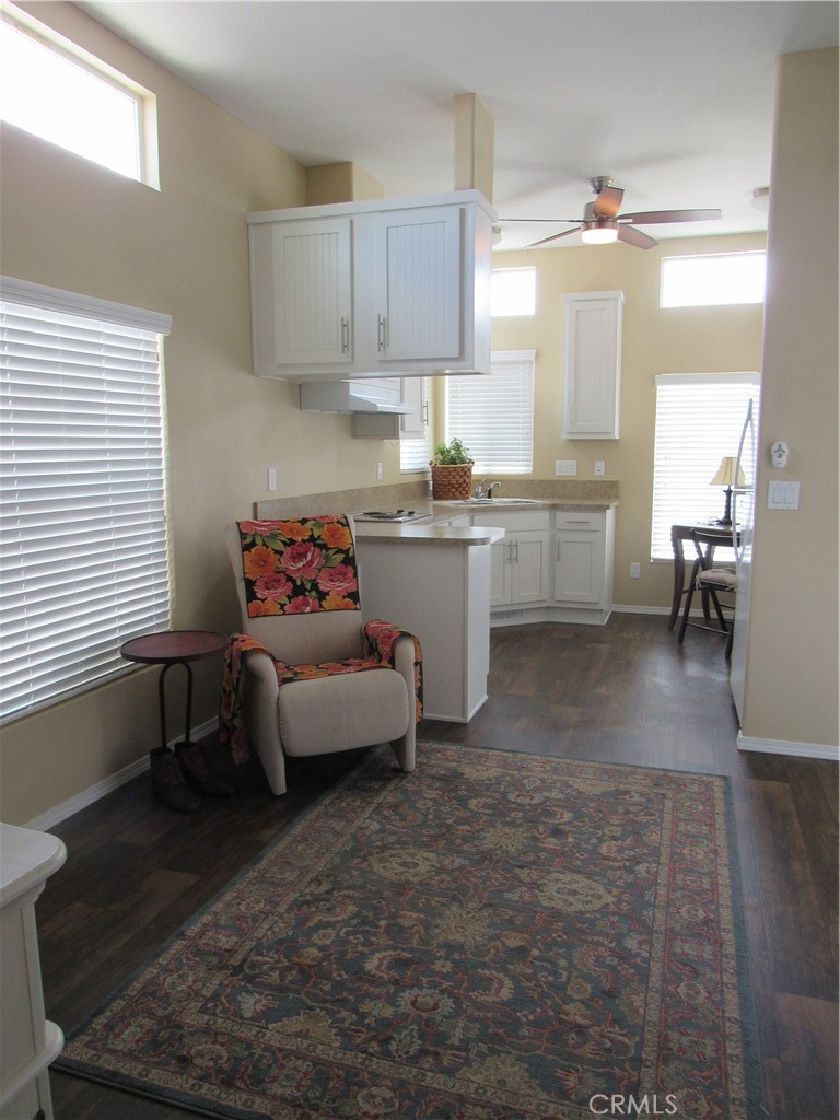 1295 S Cawston Avenue 462