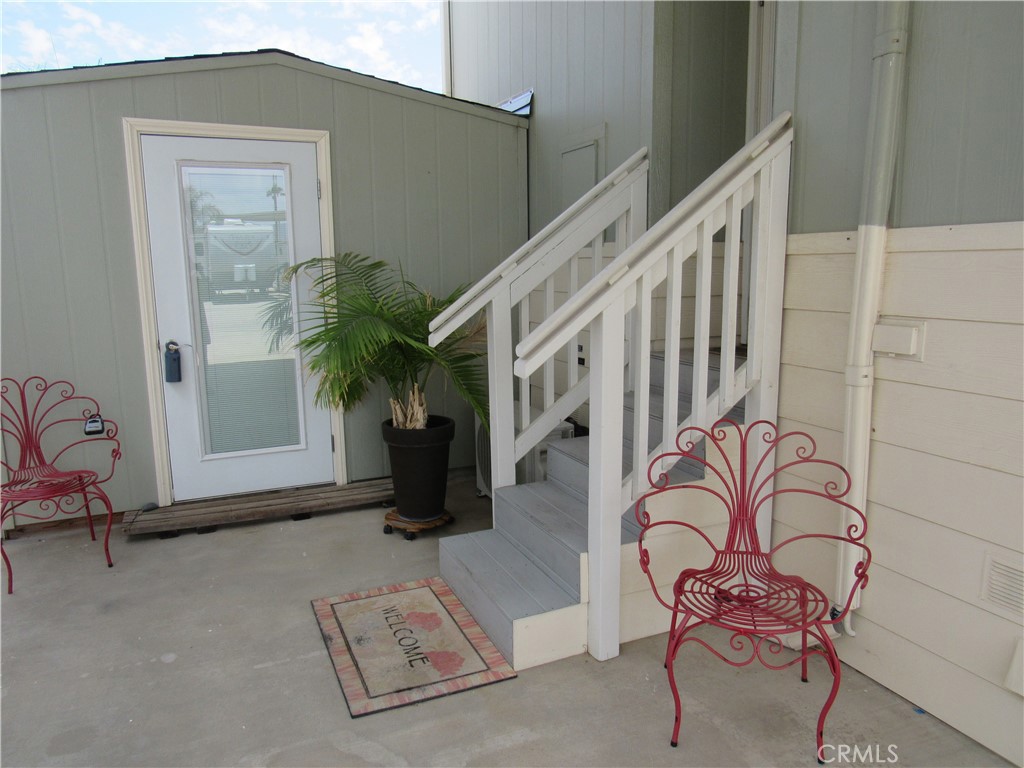 1295 S Cawston Avenue 462