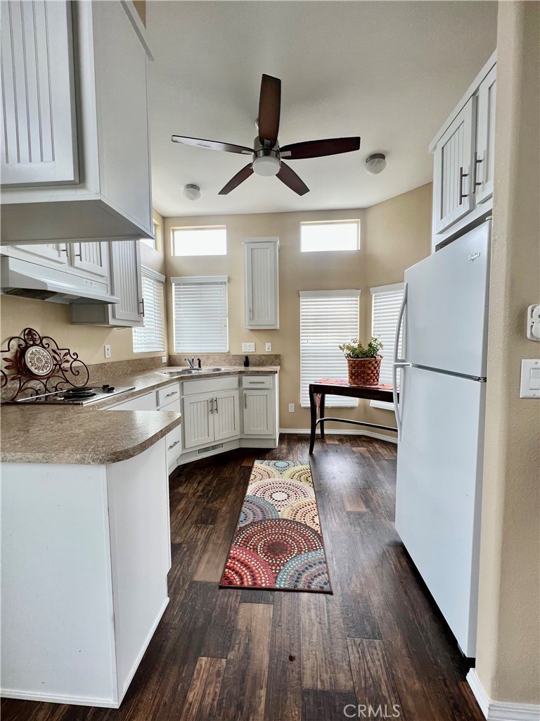 1295 S Cawston Avenue 462