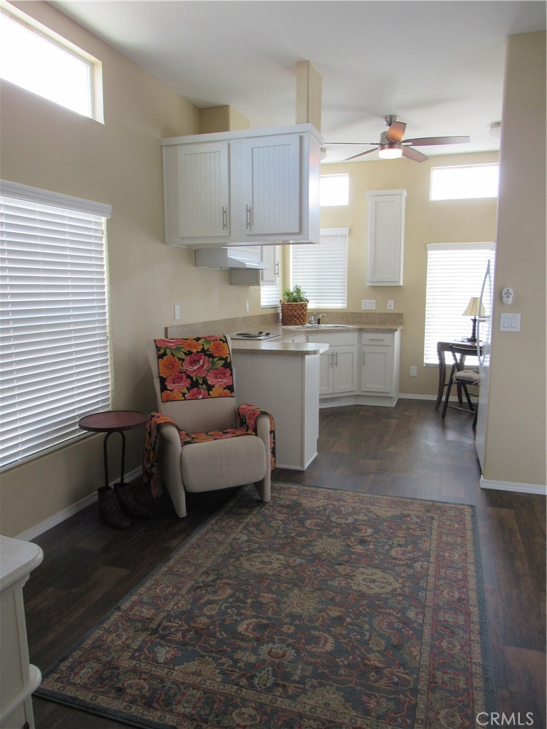 1295 S Cawston Avenue 462