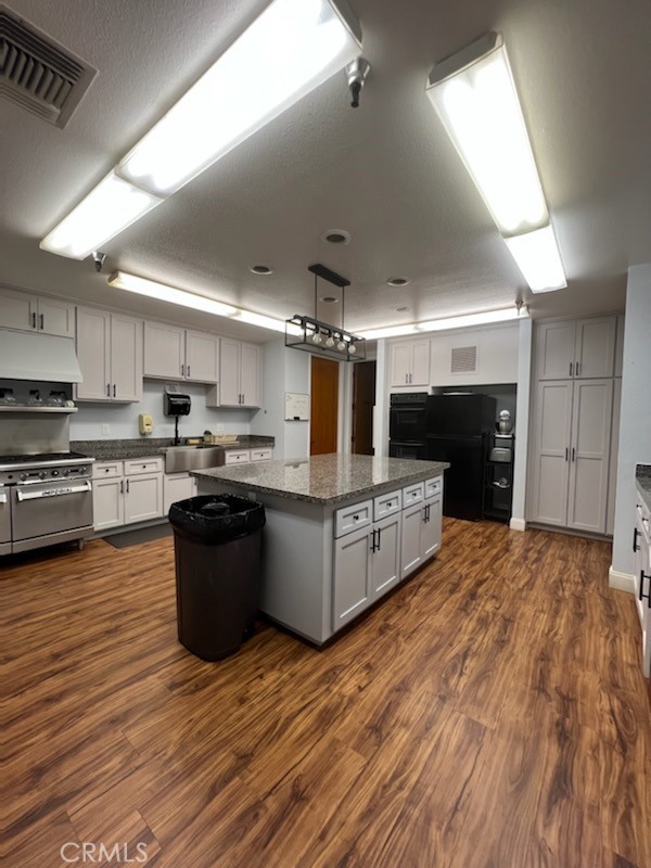 1295 S Cawston Avenue 462