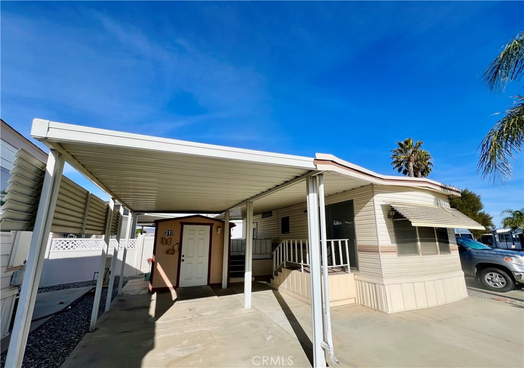 1295 S Cawston Avenue 319