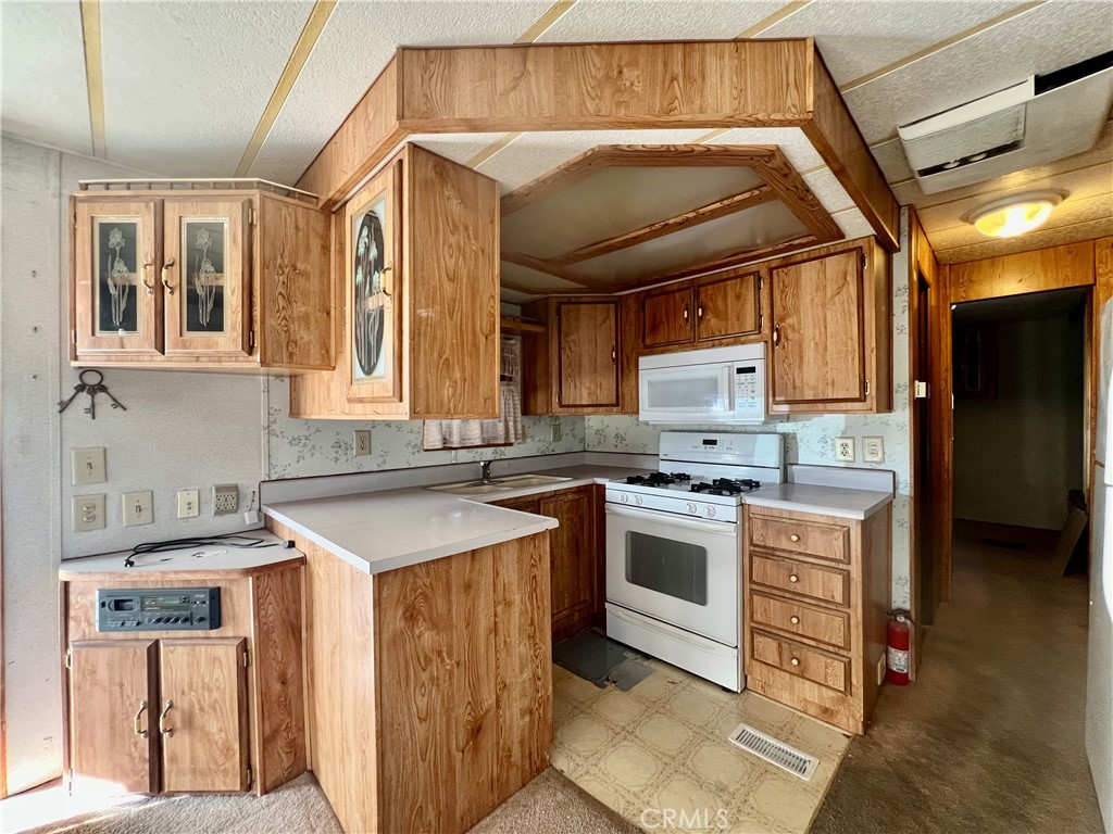 1295 S Cawston Avenue 319