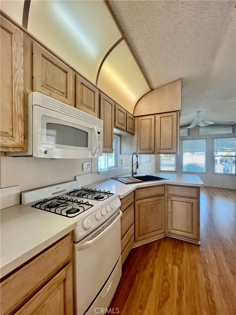 1295 S Cawston Avenue 175