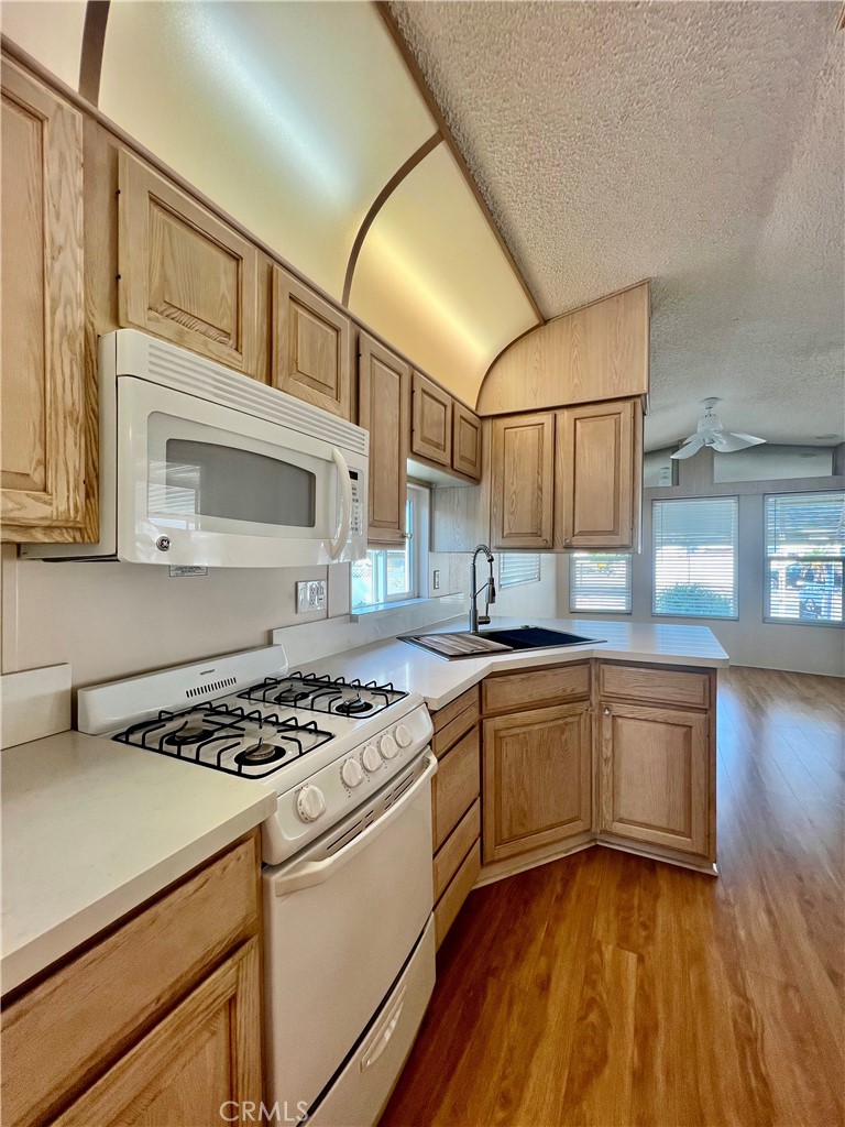 1295 S Cawston Avenue 175