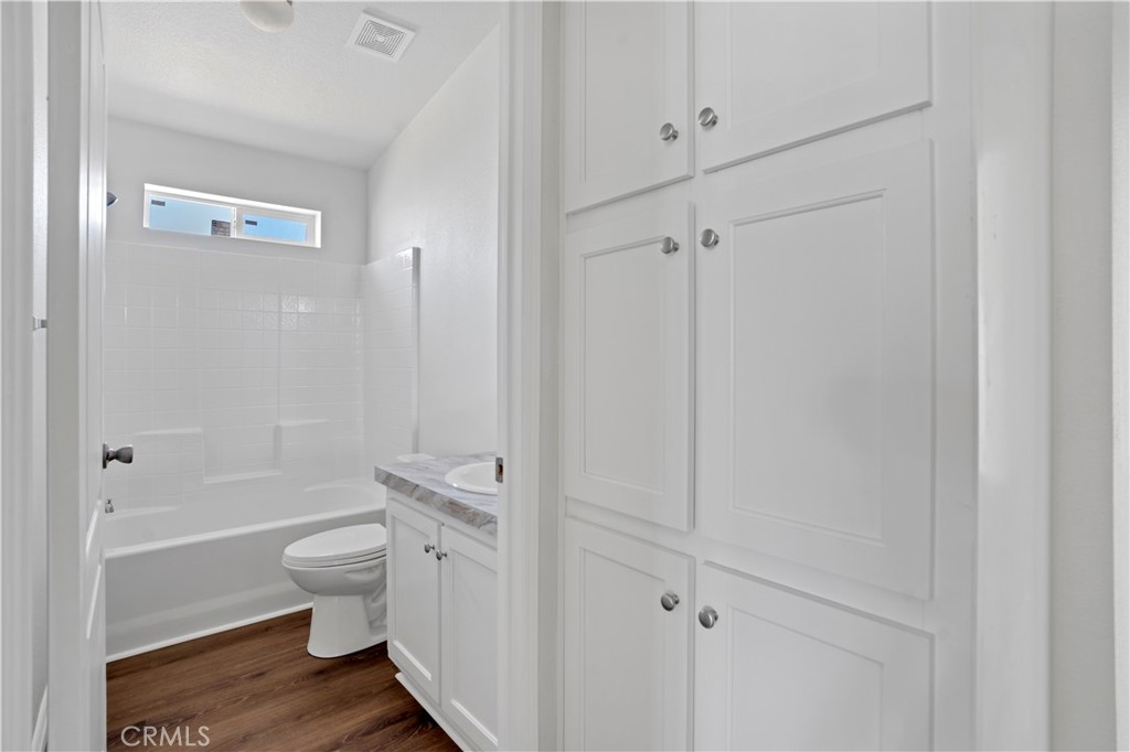 317 La Paloma Avenue