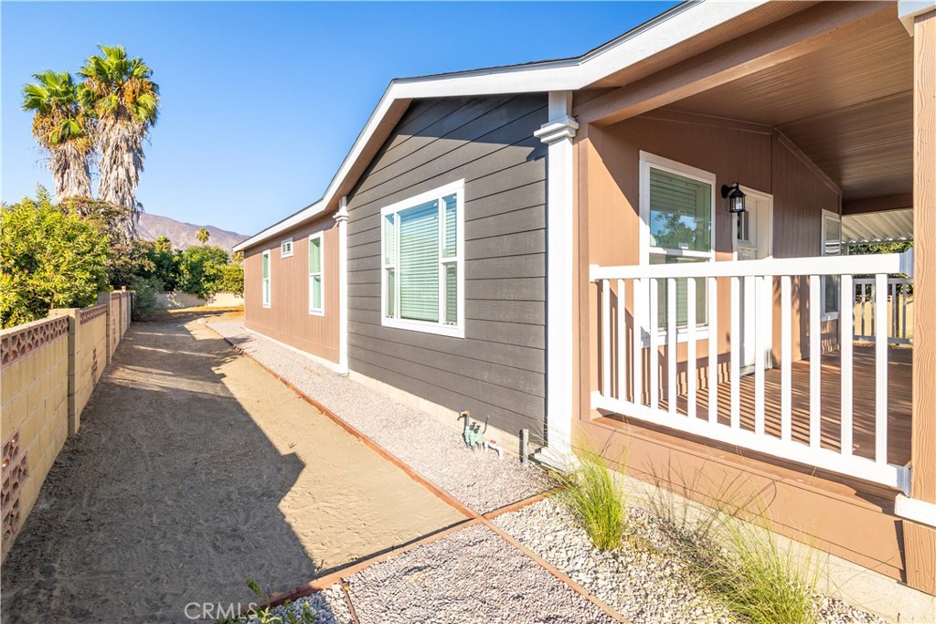 317 La Paloma Avenue